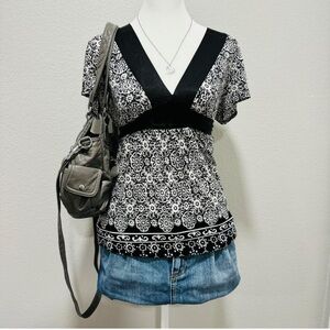 ZERO ZERO Y2K Babydoll Tie Back Top Black Print